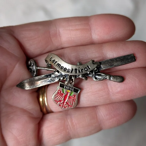 Ski Pins Collection - Picture 2 of 6